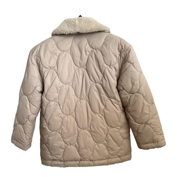 Reversibile Quilted Faux Shearling Jacket in Wet Sand - Picture 2 of 14